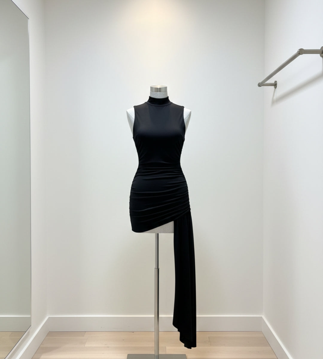 vestido preto curto bellashape